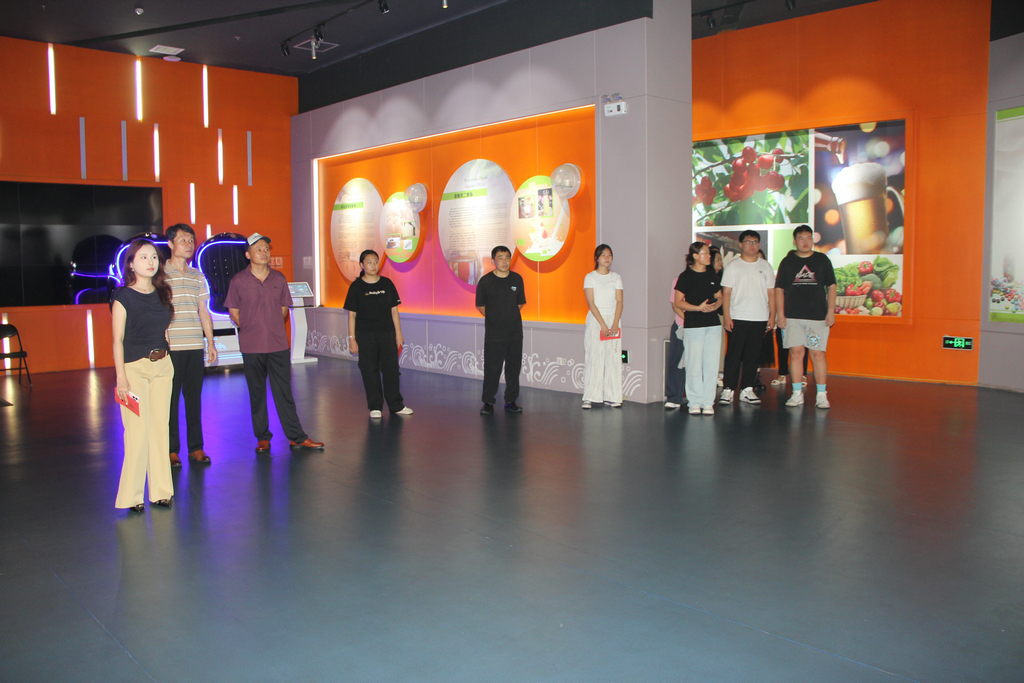 20250819情系职工子女  助力梦想启航——6776永利集团集团举行职工子女高考奖学金发放仪式6_1